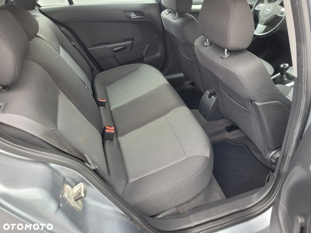Opel Astra - 16