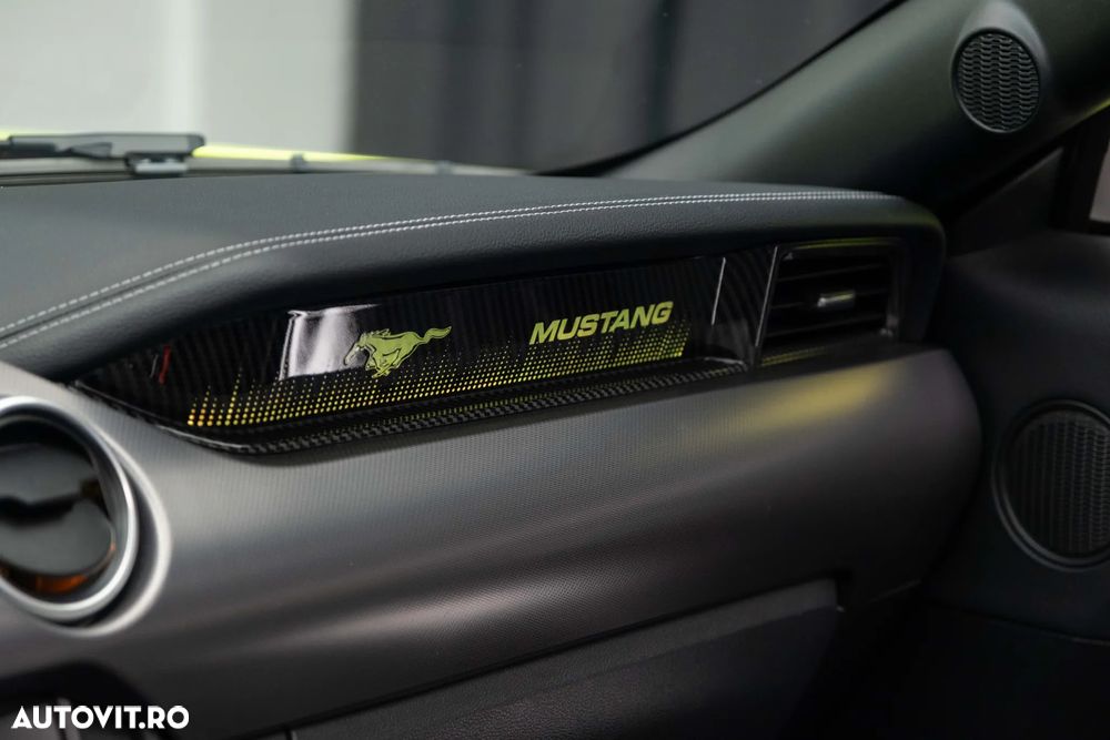 Ford Mustang - 17