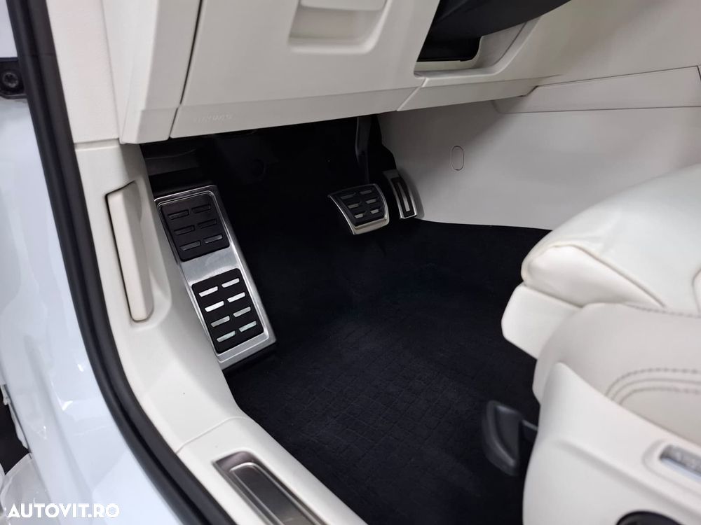 Volkswagen Passat - 11