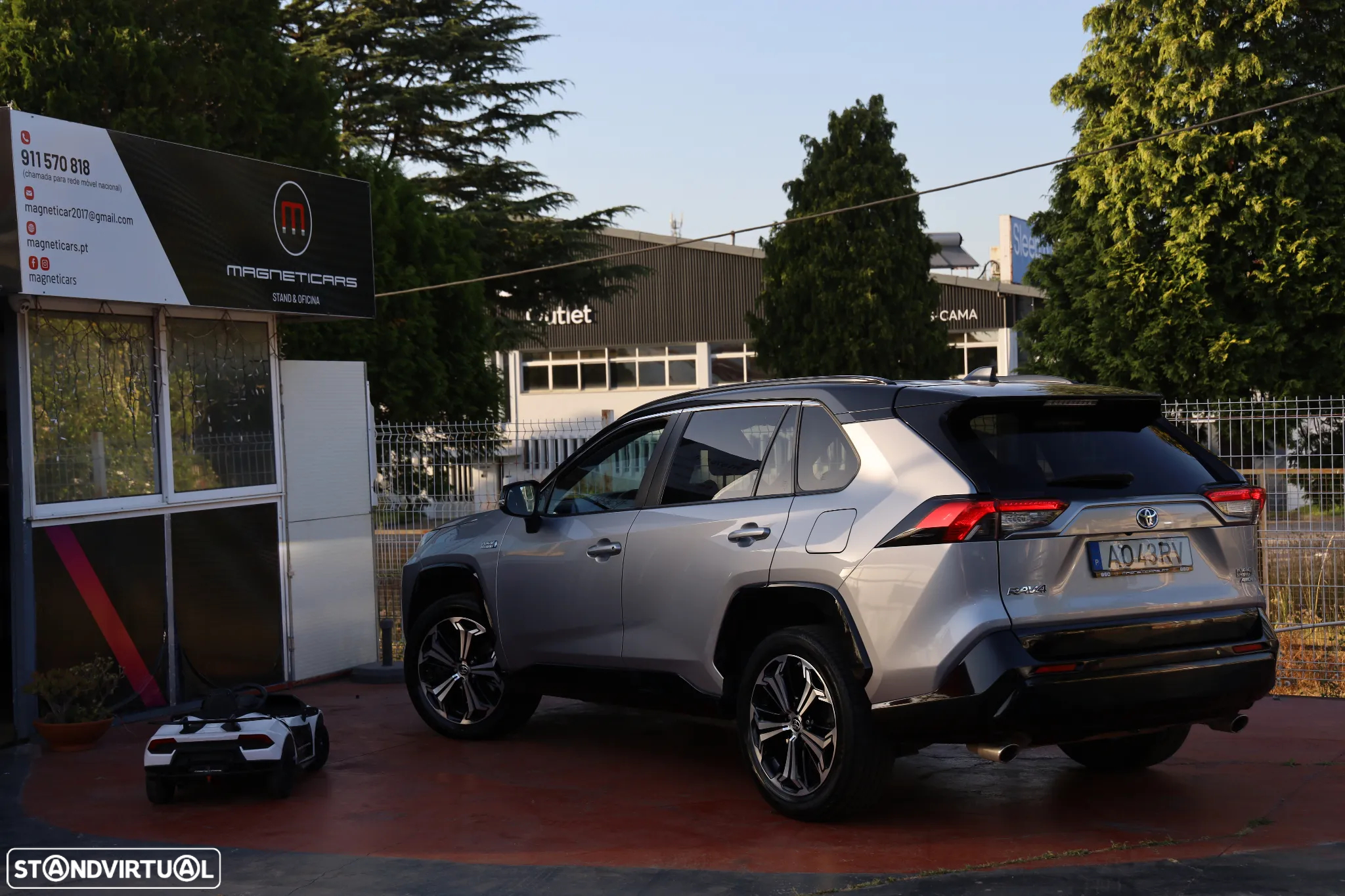 Toyota RAV4 2.5 HDF Exclusive +P.Luxury AWD-i - 32