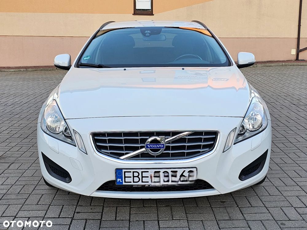 Volvo V60 D4 Momentum - 11