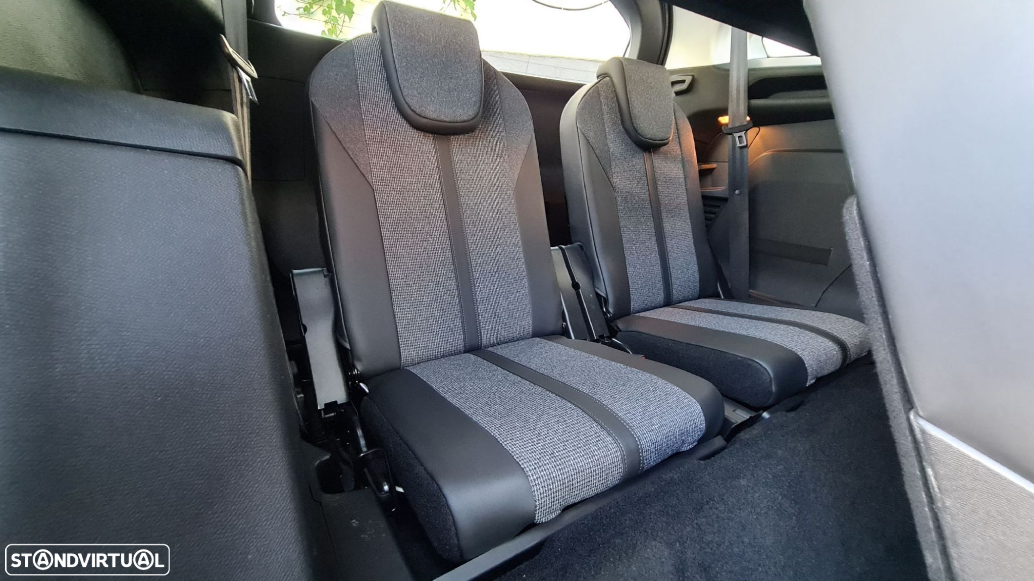Peugeot 5008 1.5 BlueHDi Allure EAT8 - 54
