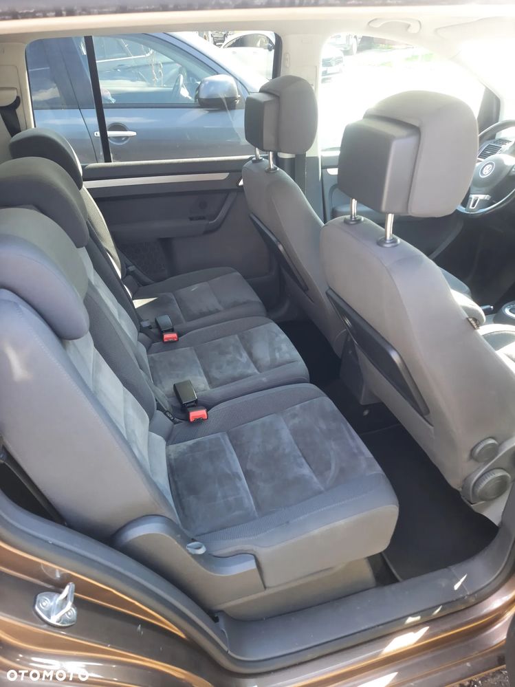 Volkswagen Touran 2.0 TDI DPF DSG Highline - 20