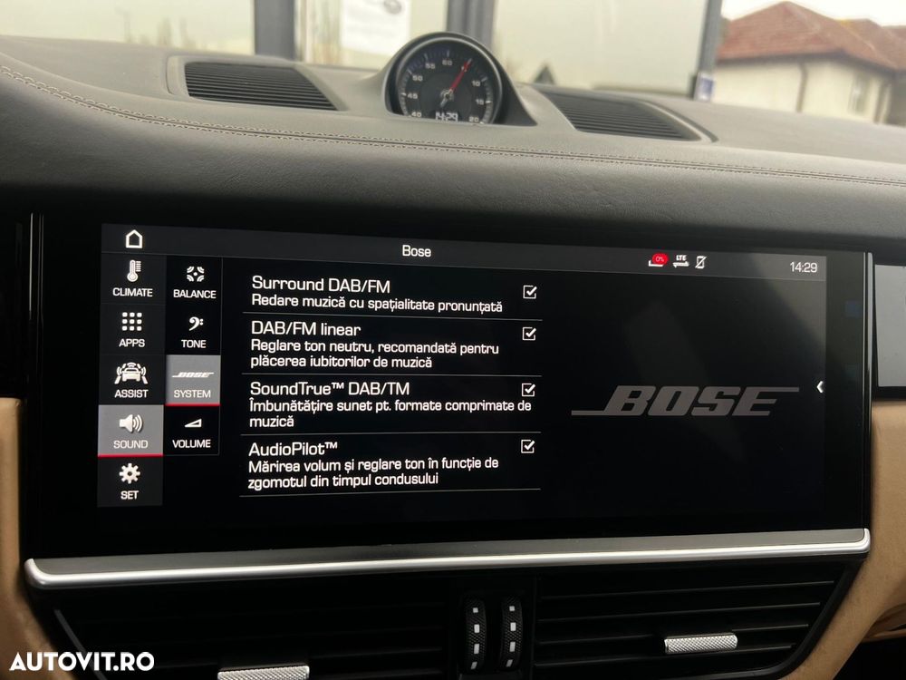 Porsche Cayenne Turbo - 33