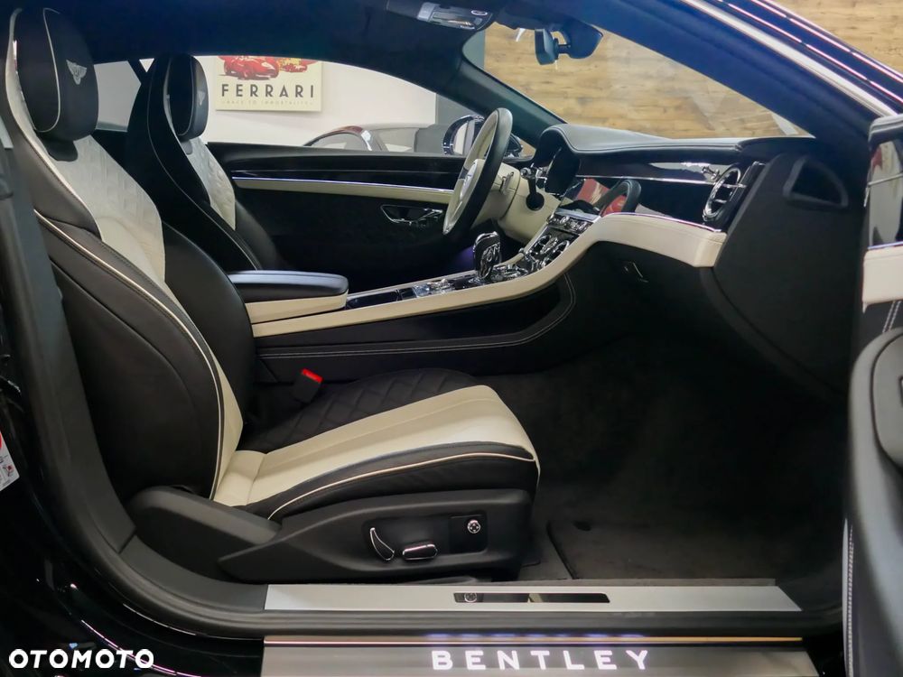 Bentley Continental GT - 12