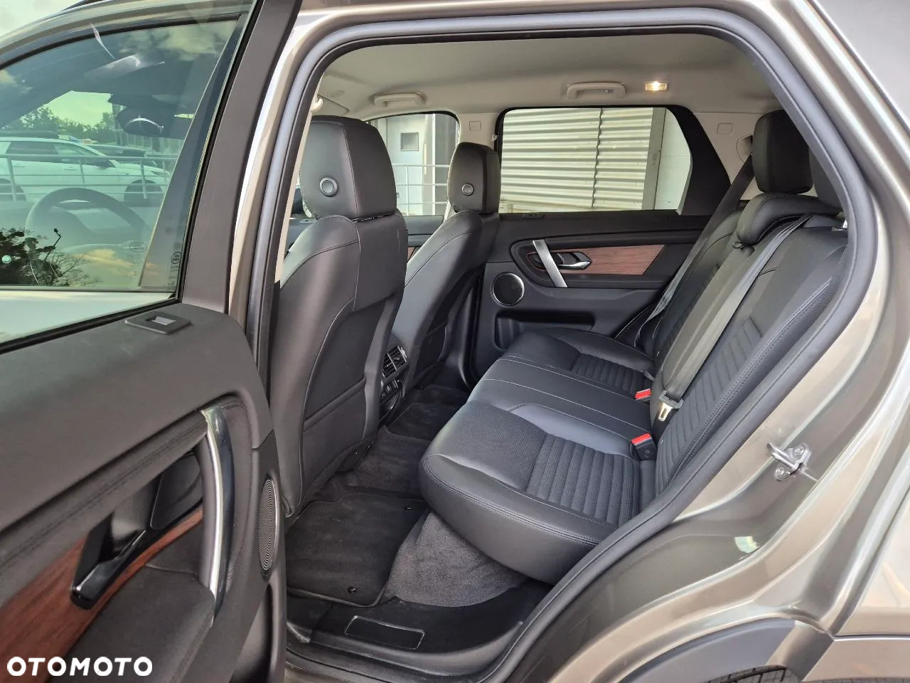 Land Rover Discovery Sport D200 - 12