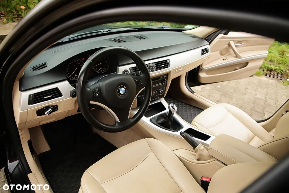 BMW Seria 3 318i - 22