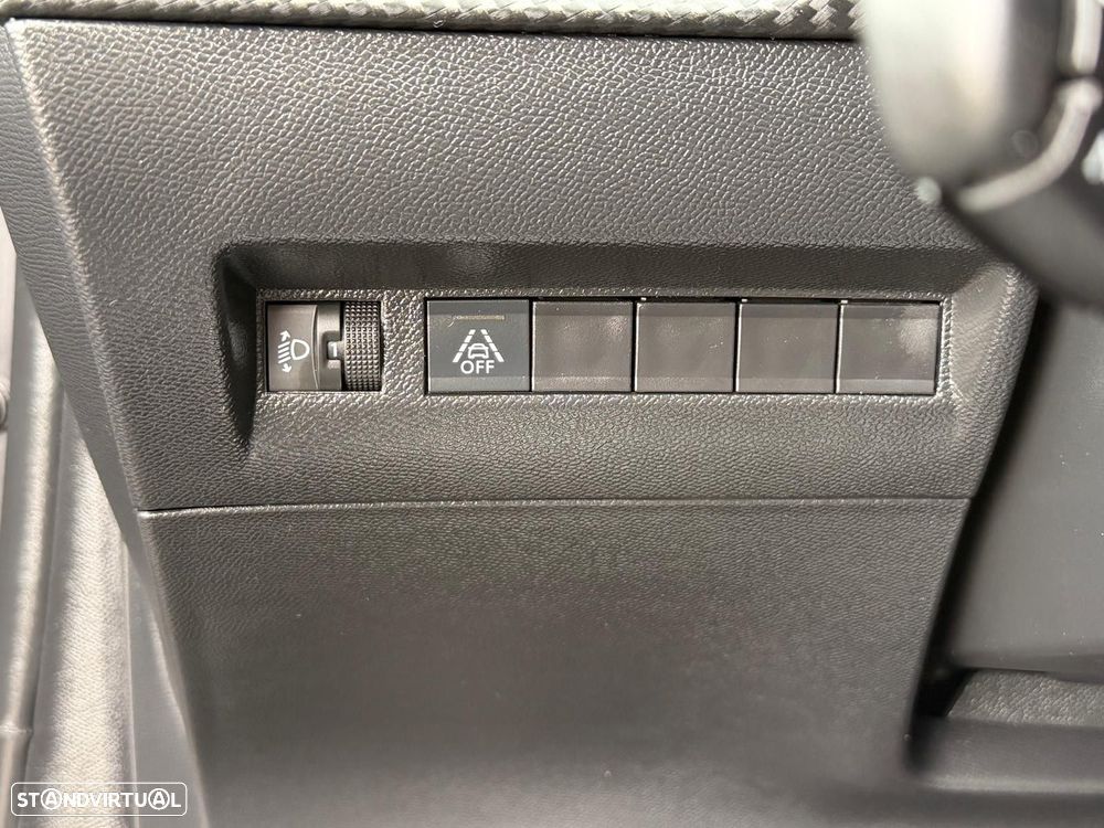 Peugeot 208 1.2 PureTech Allure - 18