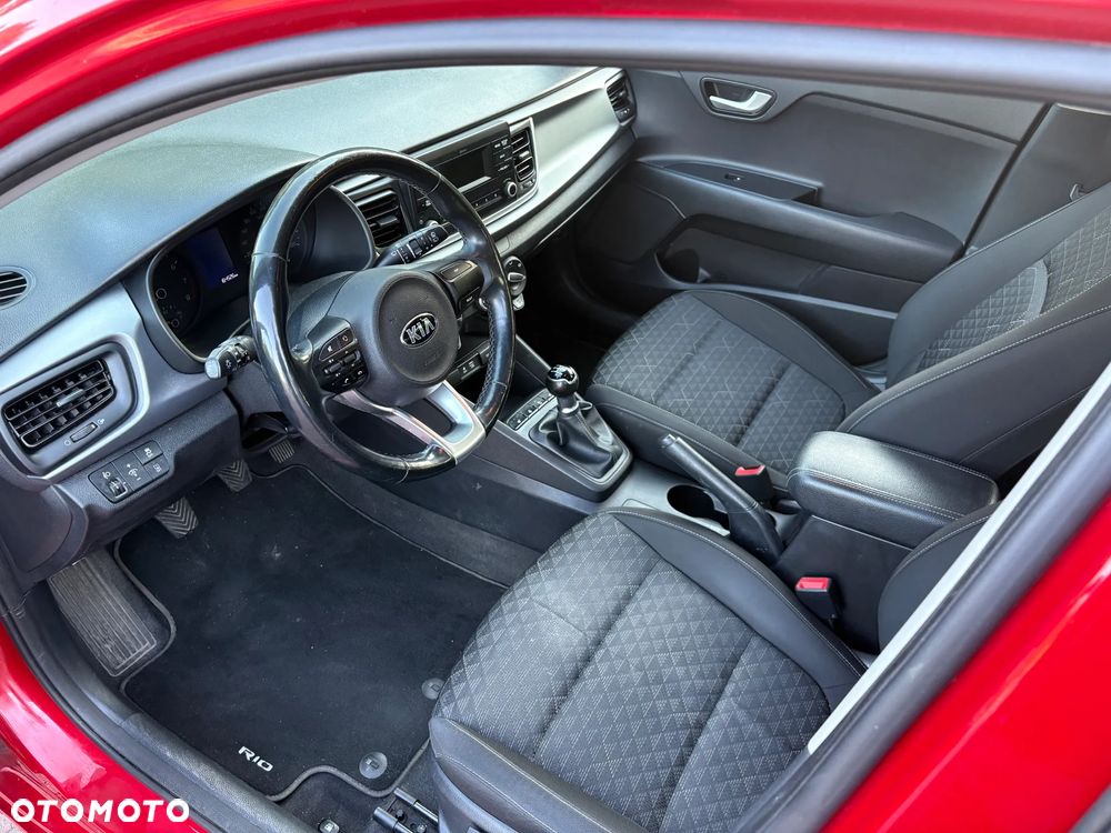 Kia Rio - 12