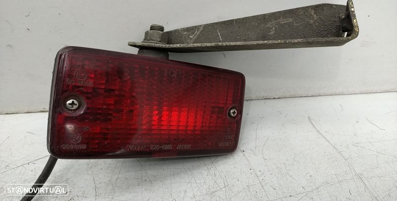 Farolim Nevoeiro Tras Nissan Vanette Caixa (C22) - 1