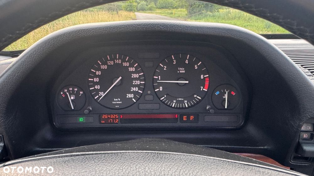 BMW Seria 7 - 15