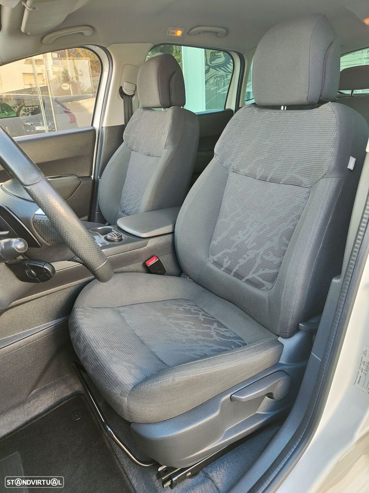 Peugeot 3008 2.0 HDi Hybrid4 - 23