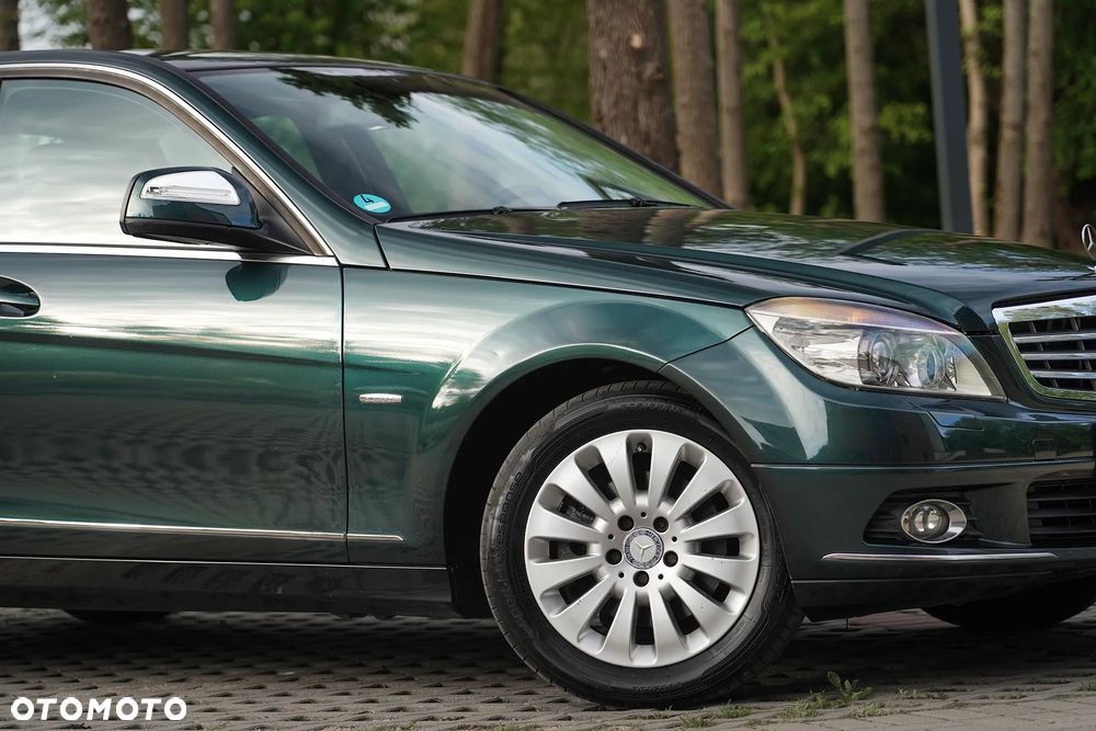 Mercedes-Benz Klasa C 300 7G-TRONIC SPORT EDITION - 24