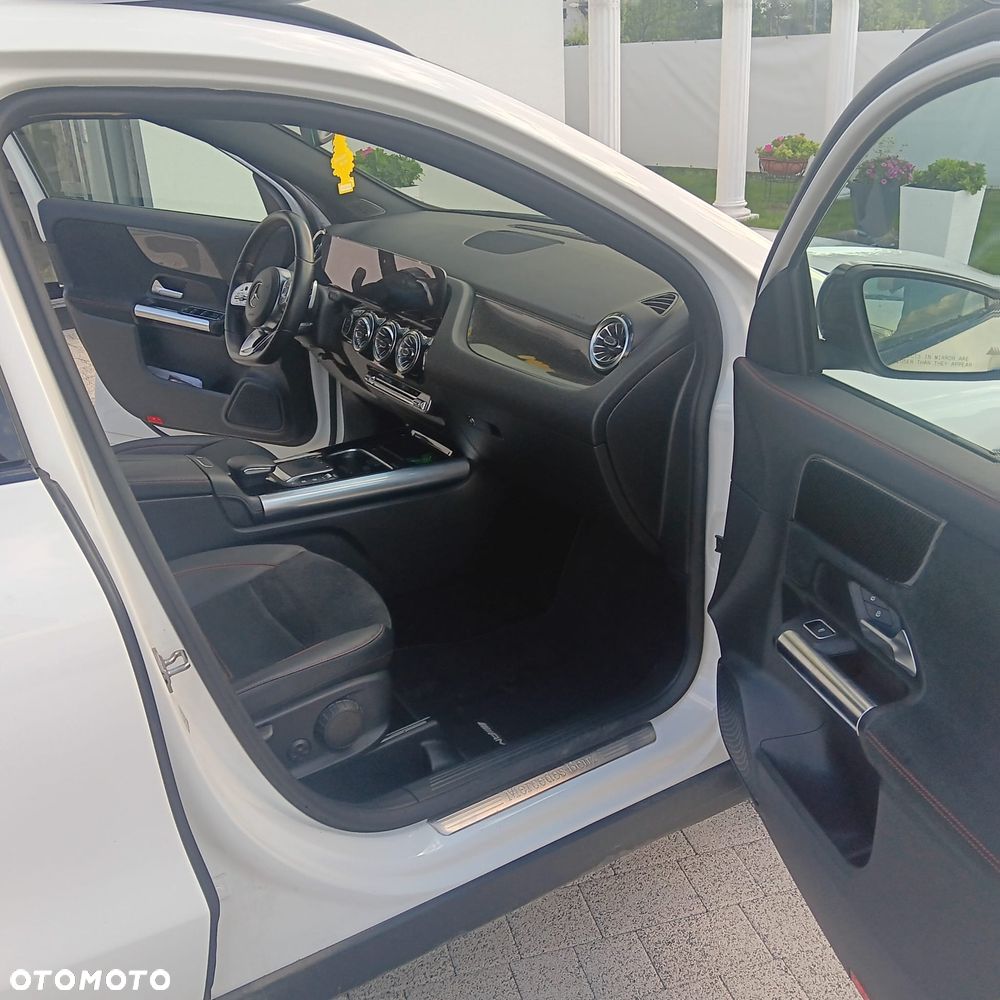 Mercedes-Benz GLA 250 8G-DCT AMG Line - 13