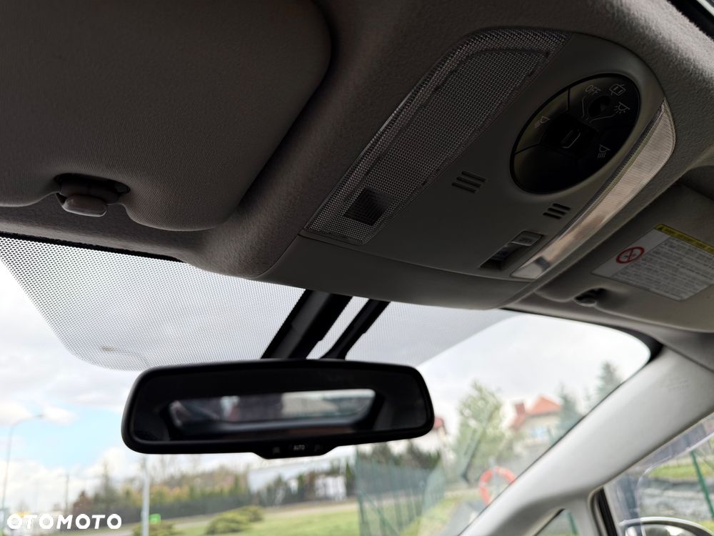 Toyota Prius 1.8 HSD Prestige - 16