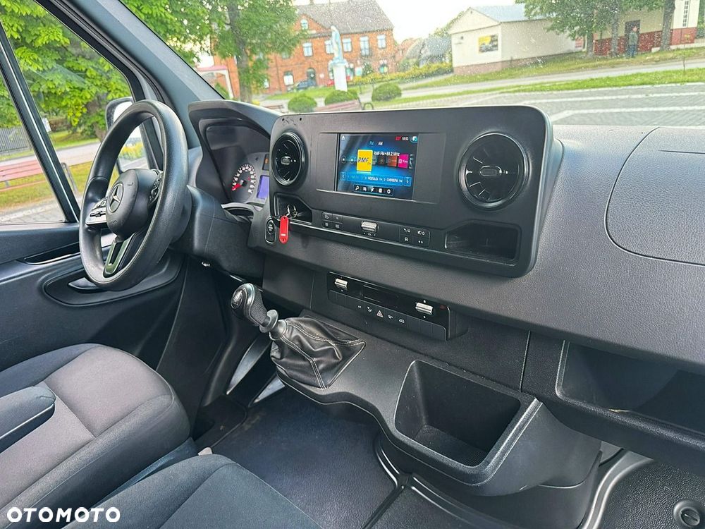 Mercedes-Benz Sprinter - 8