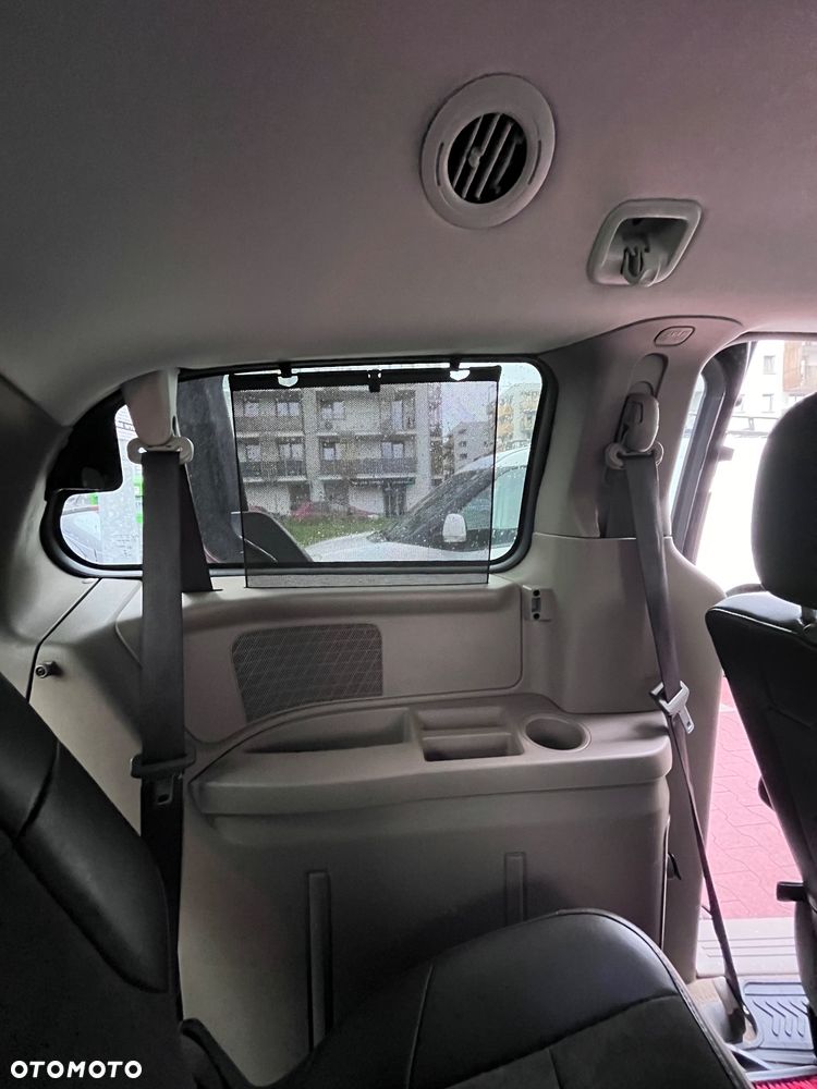 Lancia Voyager 3.6 Platinum - 17