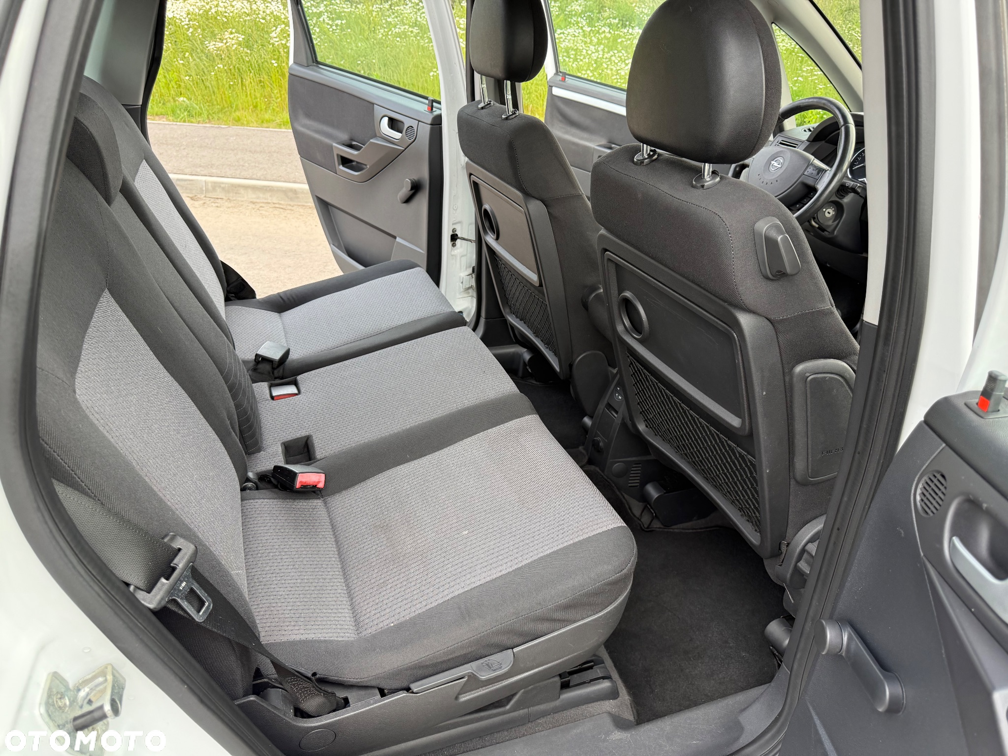 Opel Meriva 1.6 16V (Essentia) - 17
