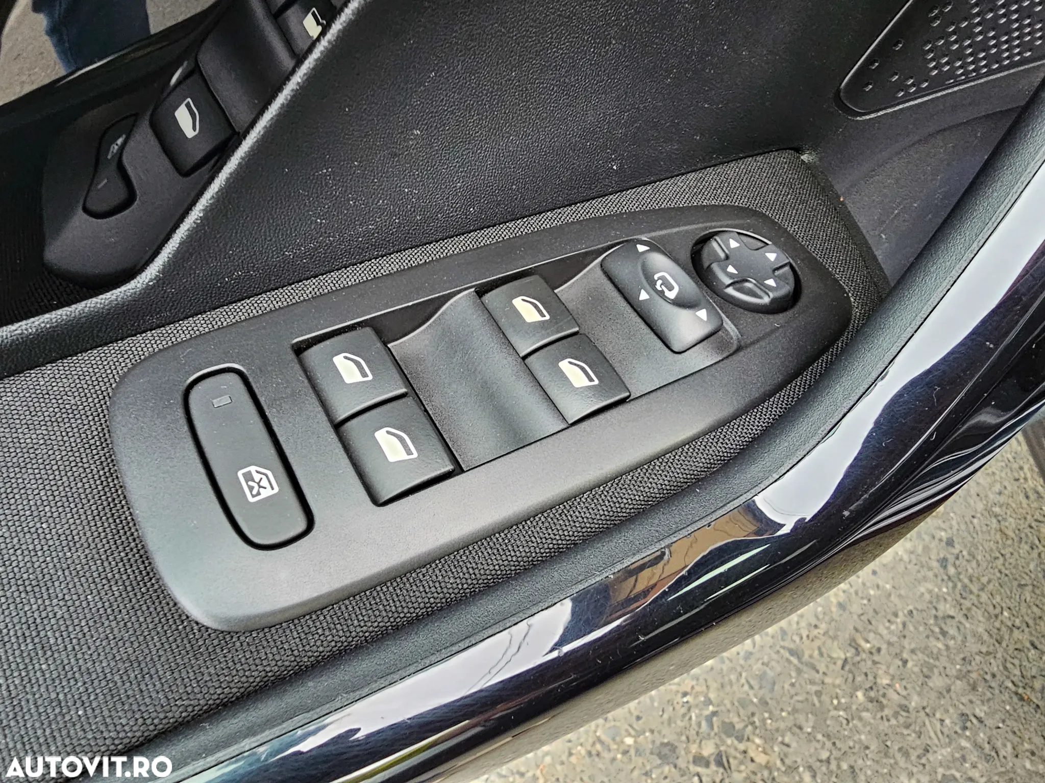 Peugeot 208 1.2 L PureTech Style - 15