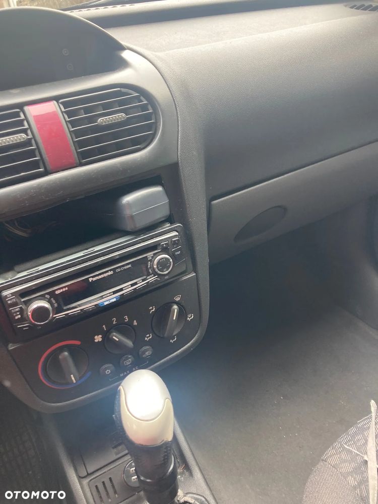 Opel Corsa - 4