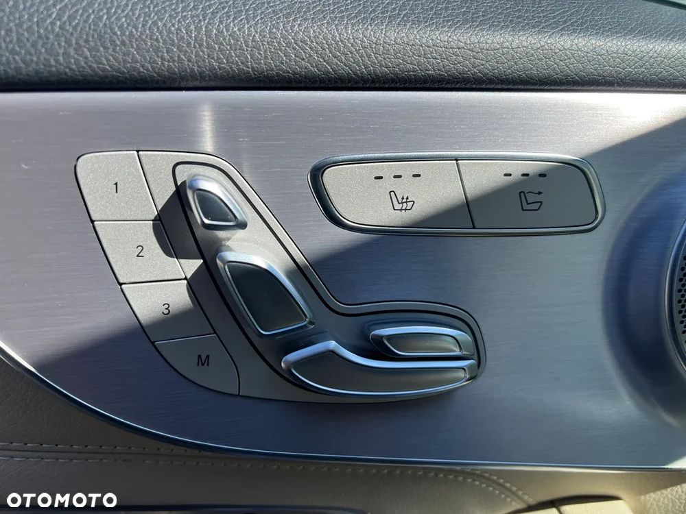 Mercedes-Benz Klasa C 300 T 4Matic 9G-TRONIC Avantgarde - 17