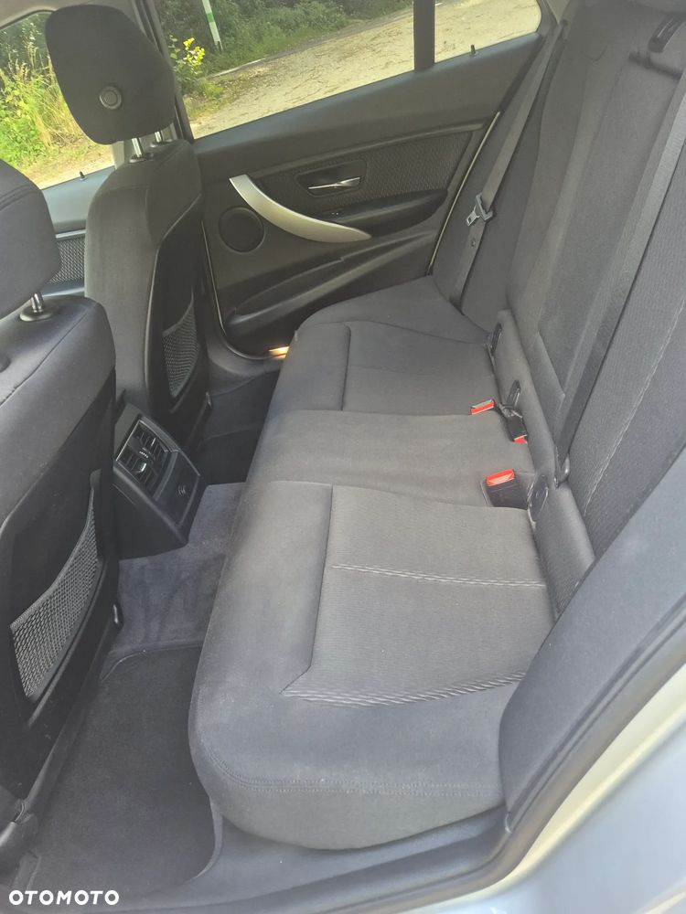 BMW Seria 3 320d - 11