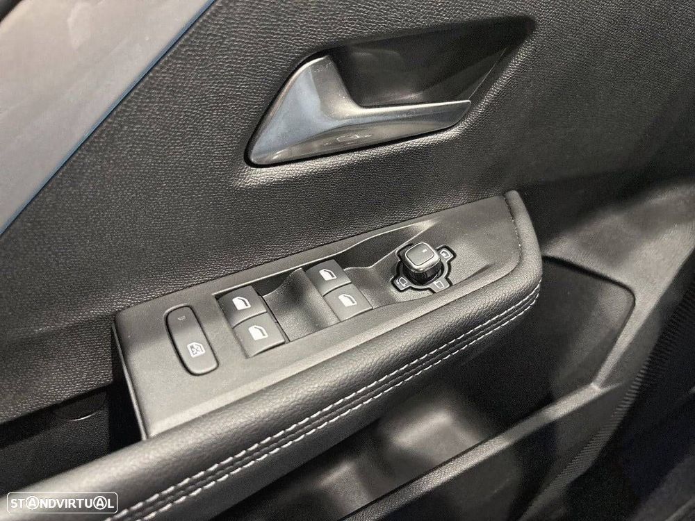 Opel Astra 1.2 T GS Aut. - 20