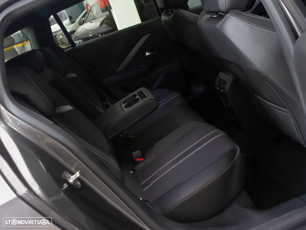 Opel Astra Sports Tourer 1.2 T GS - 12