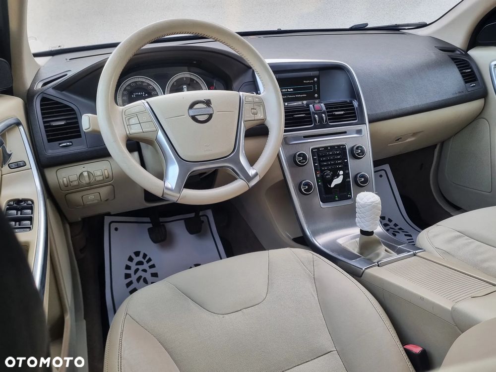 Volvo XC 60 D3 Momentum - 7