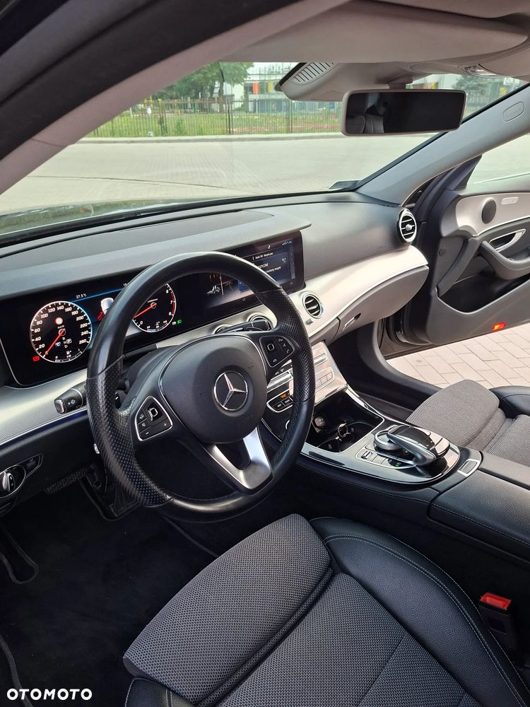 Mercedes-Benz Klasa E 200 9G-TRONIC - 25