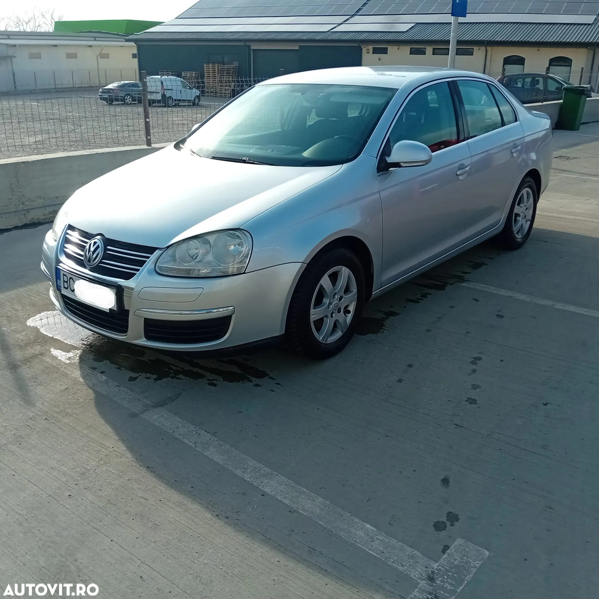 Volkswagen Jetta 1.9 TDI Comfortline - 4