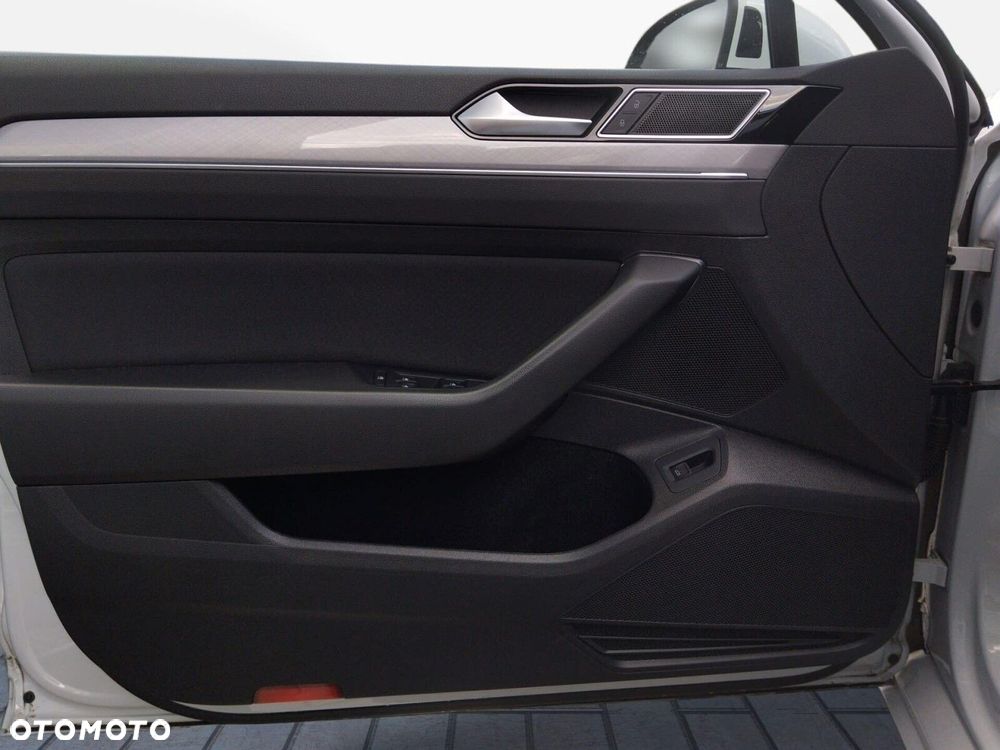 Volkswagen Passat - 35