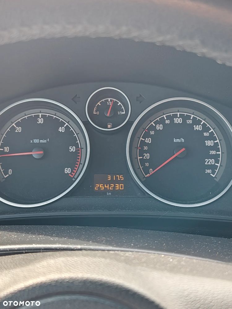 Opel Astra 1.9 CDTI - 12