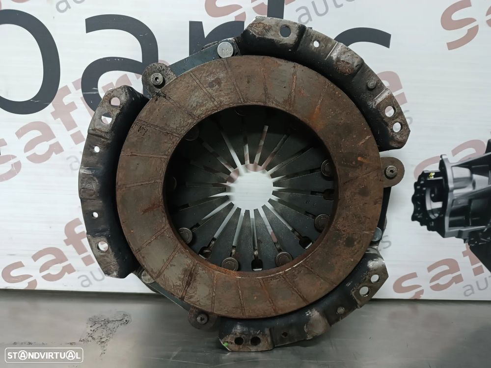 EMBRAIAGEM (DISCO + PRENSA) TOYOTA HIACE / HILUX 2.4D 92-98 (SEMI-NOVO) - 2