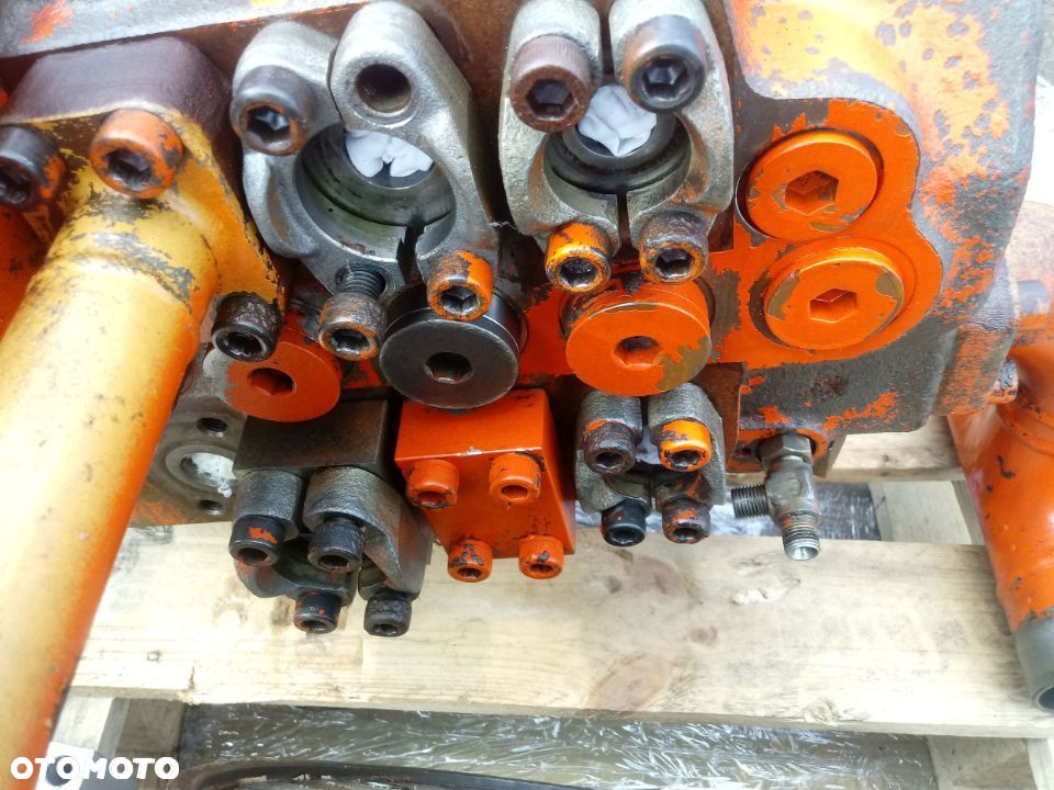 Rozdzielacz hydrauliczny Daewoo DL220 koparki Sekcja Zawór Doosan - 7
