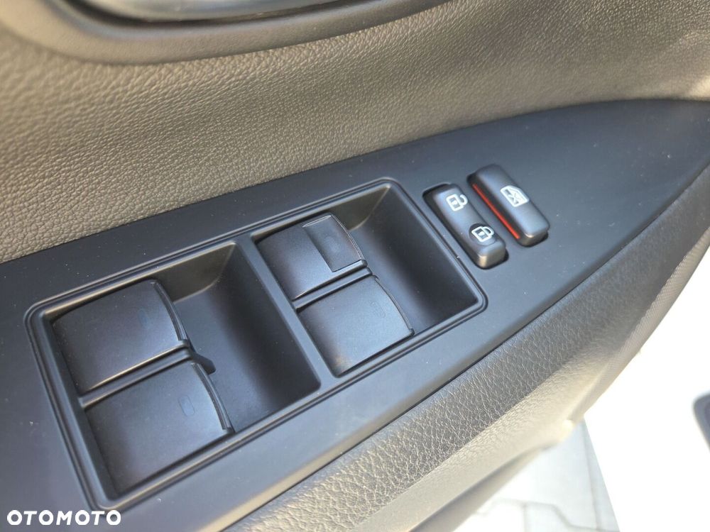 Toyota Avensis 1.8 Premium MS - 16