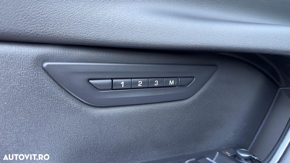 Jaguar XE P300 AWD R-Dynamic HSE - 13