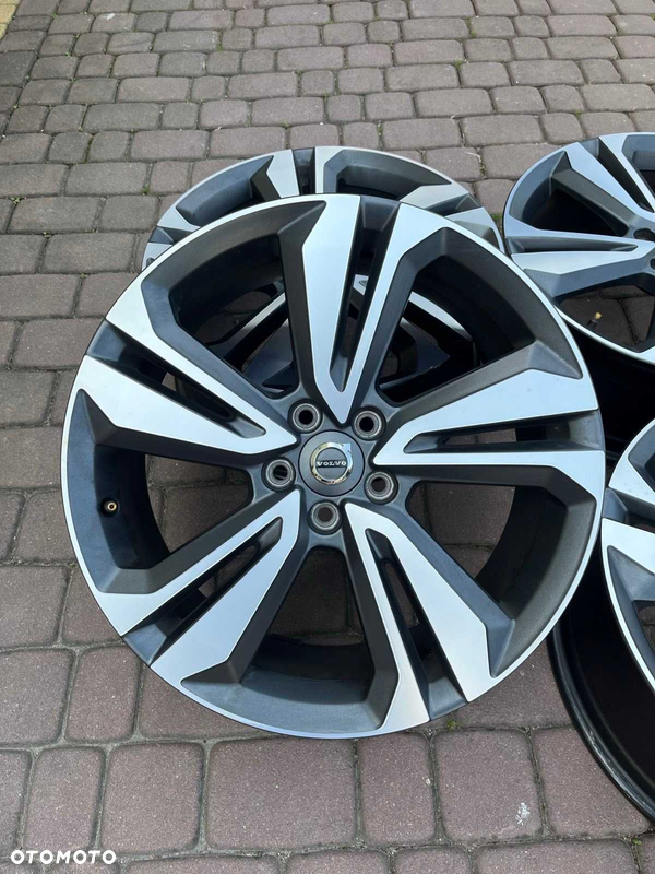 Oryginalne alufelgi Volvo 5x108 19 XC60 XC40 V60 V90 Bicolor R-Design