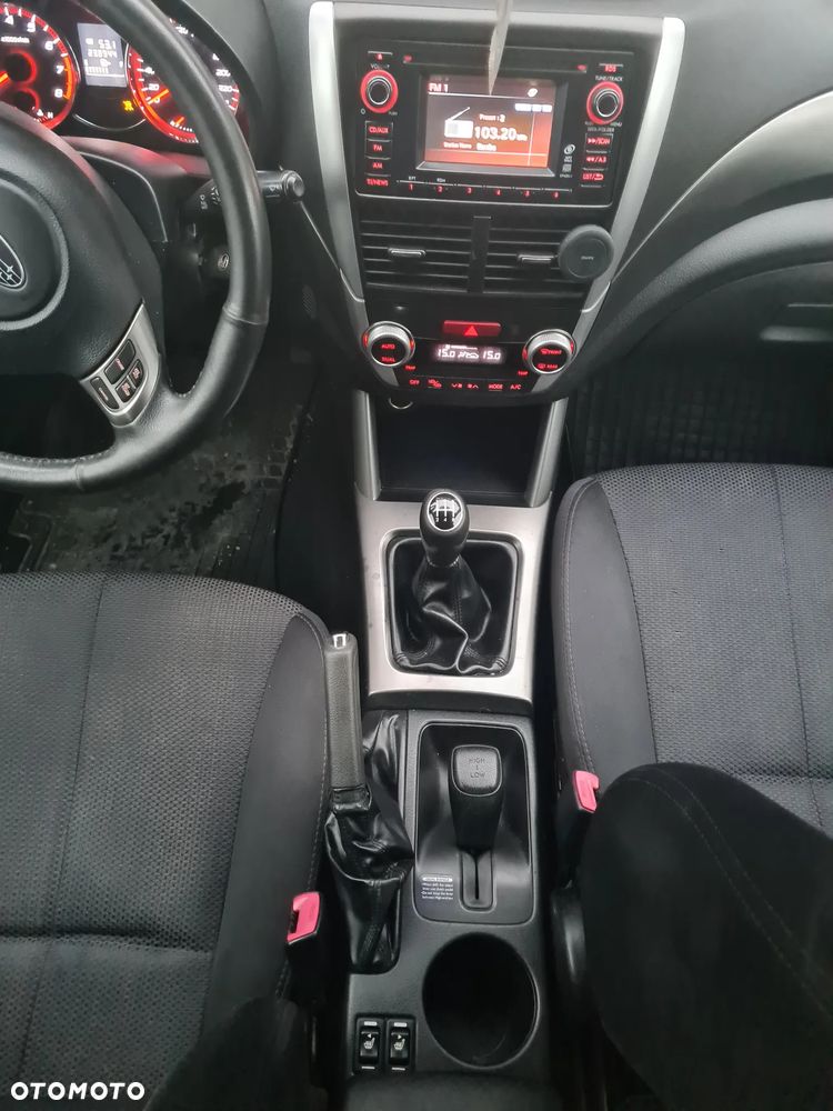 Subaru Forester 2.0X Exclusive - 11