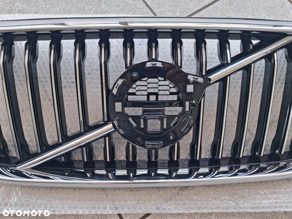 Grill Krata wloty powietrza Atrapa zderzaka Volvo XC60 II 2018- wersja z kamerą - 2