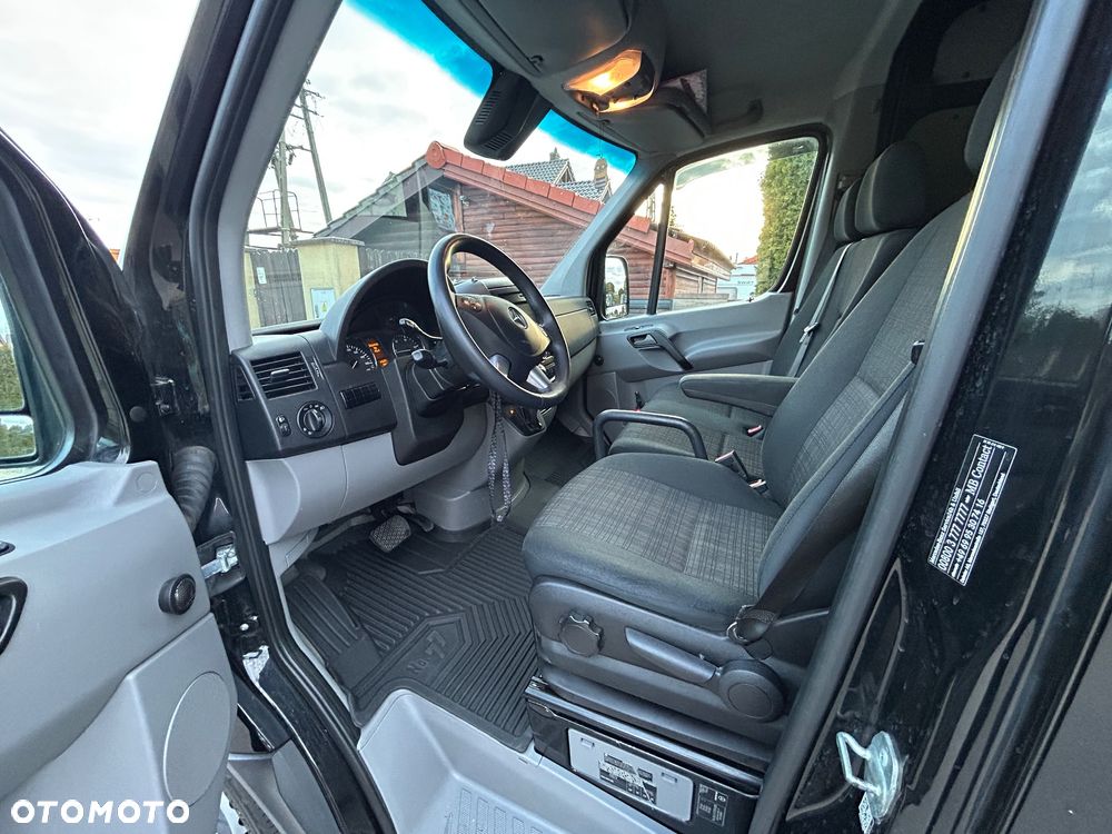 Mercedes-Benz Sprinter - 12