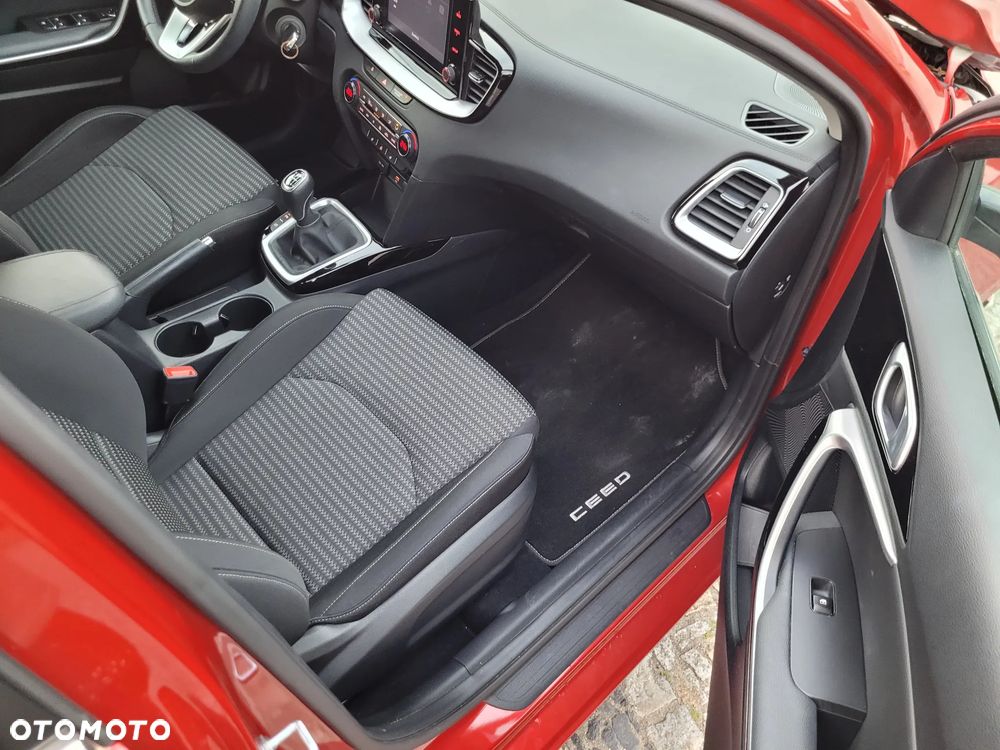 Kia Ceed 1.0 T-GDI ISG Platinum Edition - 21