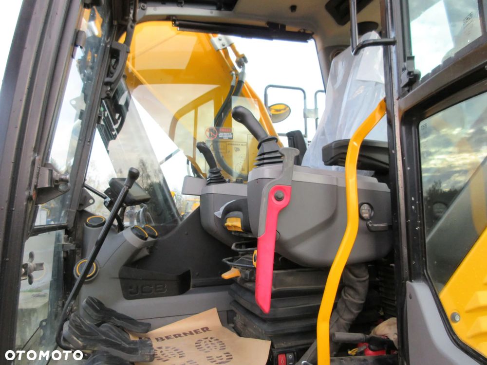 JCB JS220X - 6