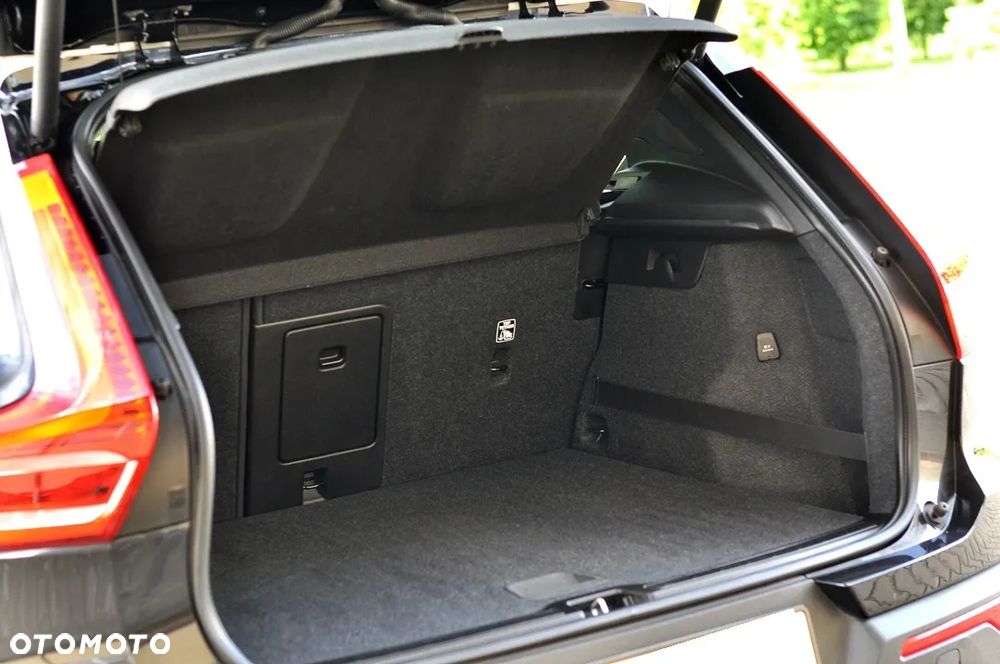 Volvo XC 40 T3 Momentum - 14