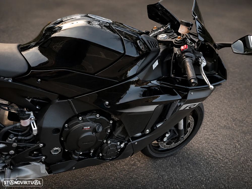 Yamaha YZF R1 - 19
