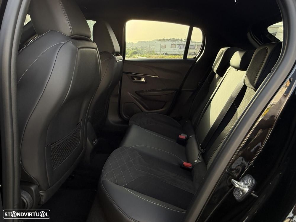 Peugeot e-208 GT - 40