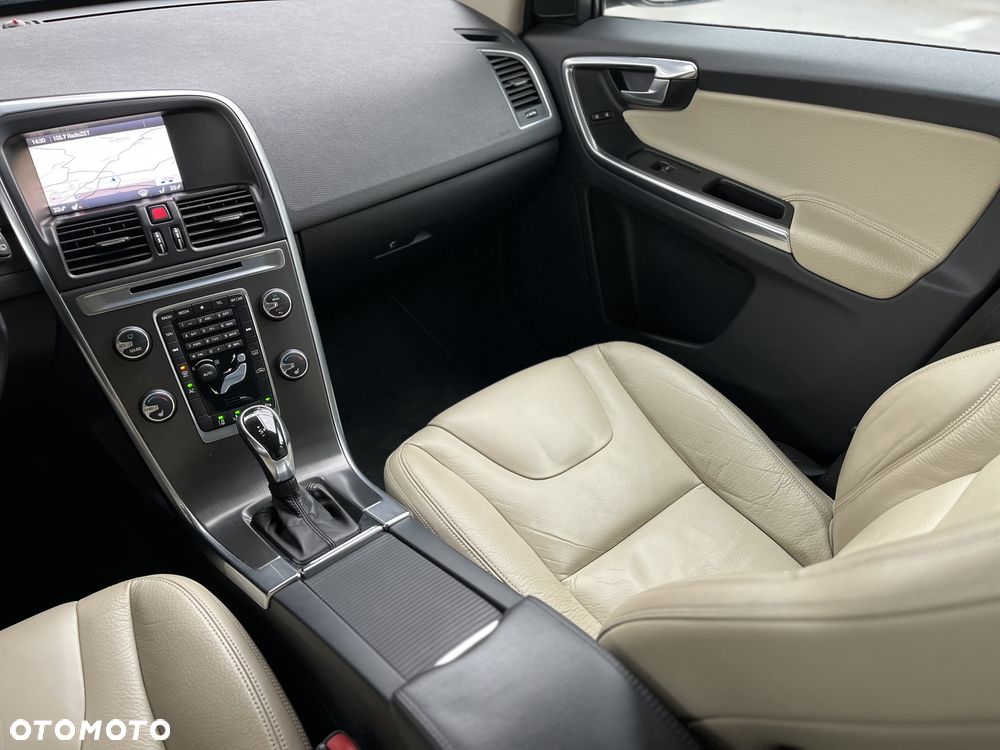 Volvo XC 60 D4 Geartronic Momentum - 22