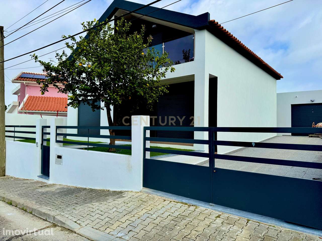 Moradia Isolada T4 em Corroios, Seixal - Oportunidade Única! - Grande imagem: 2/47