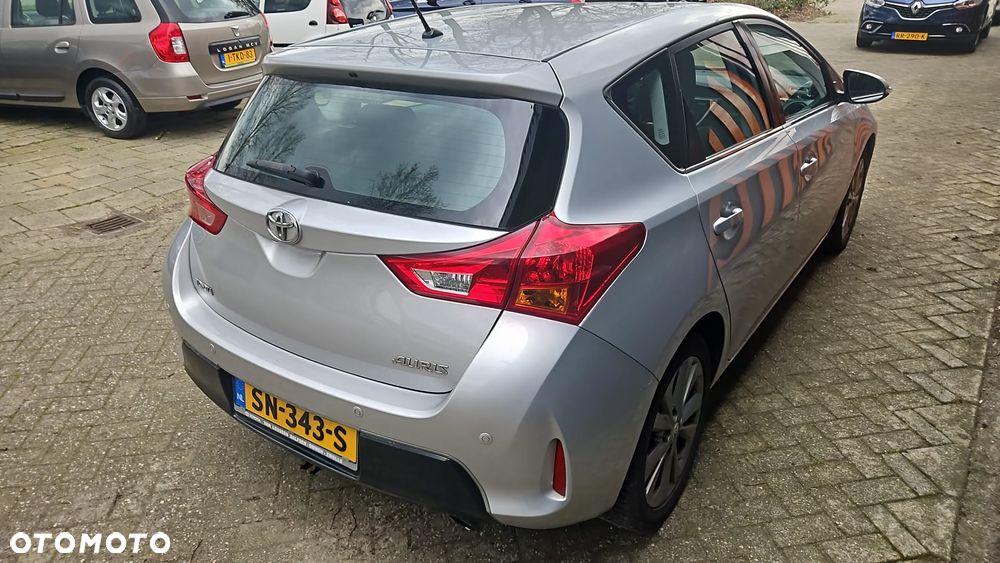 Toyota Auris 1.6 Executive - 23