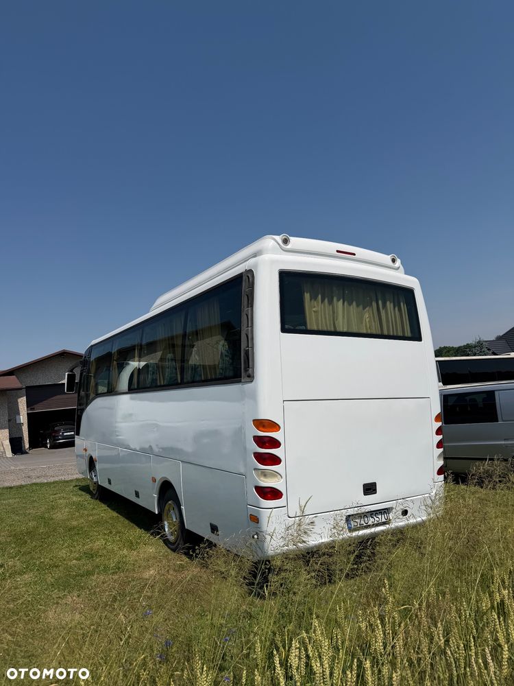 Isuzu Turquoise - 4